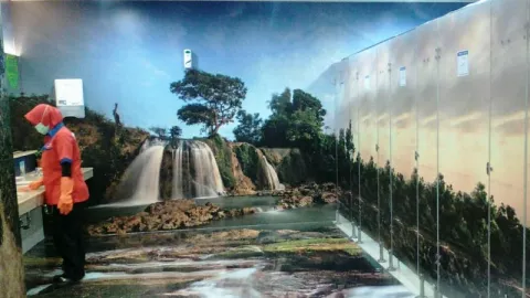 Ada Gambar 3D, Toilet di Bandara Juanda Jadi Instagramable - GenPI.co
