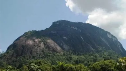 Ini Legenda Aneh di Balik Bukit Kelam - GenPI.co