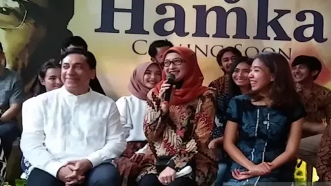 Desy dan Laudya Ditantang Fasih Berbahasa Minang di Film Buya Hamka - GenPI.co