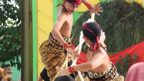 Pentas Dongeng Reog Ponorogo Ajak Anak Cinta Budaya Sejak Dini - GenPI.co