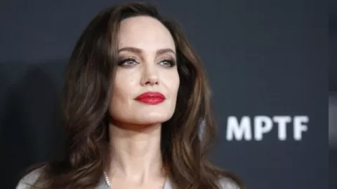 Marvel Incar Angelina Jolie untuk Film Superhero 'The Eternals' - GenPI.co