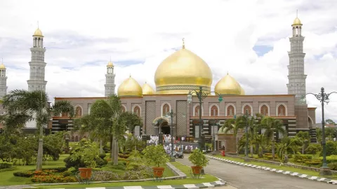 Begini Kemegahan Masjid Kubah Emas Milik Dian Al Mahri - GenPI.co