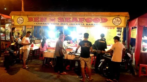 Malam Minggu Santap Seafood di Jakarta, Kulineran Murah Di sini Saja - GenPI.co