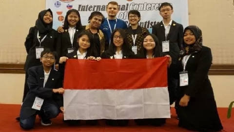 Pelajar Indonesia Borong Medali Kompetisi Sains ICYS di Malaysia - GenPI.co