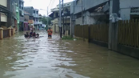 Curah Hujan di Bogor Tinggi, Warga Kampung Melayu Diimbau Siaga - GenPI.co