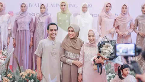 Nuansa Blooming, Jadi Tren Fashion Busana Muslimah Ramadhan 2019 - GenPI.co