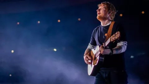 Ed Sheeran Minta Disiapkan Tempe dan Rendang Saat Konser Jakarta - GenPI.co