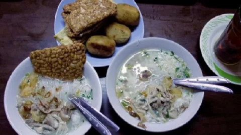 6 Tempat Makan di Solo ini Cocok Dikunjungi Saat Ramadhan - GenPI.co