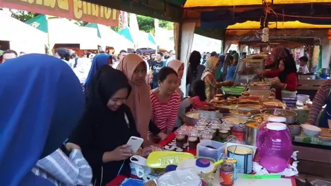Ngabuburit di Banjarmasin, Datang Saja ke Pasar Wadai Ramadhan - GenPI.co