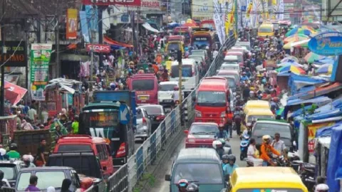 Pasar Tumpah Biang Kerok Kemacetan Arus Mudik di Pantura - GenPI.co