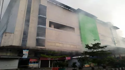 Kebakaran Pasar Kosambi Diduga Berasal dari Kios Pedagang Kelapa - GenPI.co