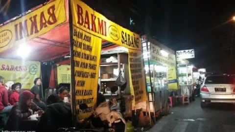 Pascabentrokan, Jalan Sabang Ramai Pemburu Takjil - GenPI.co