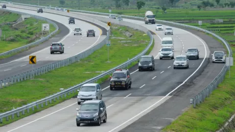 Waktu Operasional Satu Arah Tol Trans Jawa Tak Jadi 24 Jam - GenPI.co