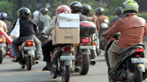 Jalur Kalimalang Ramai Lancar Kendaraan Pemudik - GenPI.co