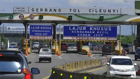 Pintu Tol Cileunyi Bandung macet 2 KM - GenPI.co