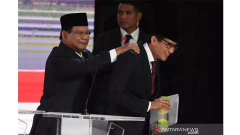 Minta Jokowi Didiskualifikasi, Ini Petitum Prabowo-Sandi ke MK - GenPI.co