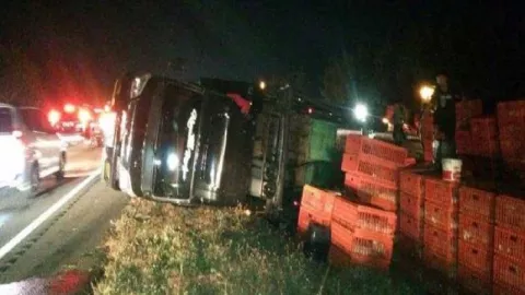 Warga Bekasi Berduka, 6 Orang Meninggal Kecelakaan Tol Cipali - GenPI.co