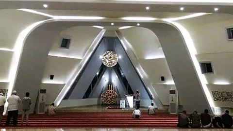 Alumni NU Pertanyakan Tidak Sah Salat di Masjid ‘Illuminati’ - GenPI.co
