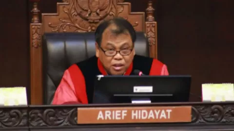 Hakim MK : Jika Pak Bambang Tidak Stop, Saya Minta Keluar Ruangan - GenPI.co