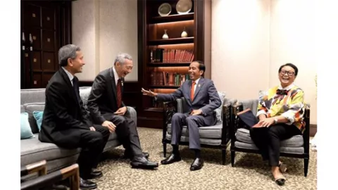 KTT ASEAN: PM Singapura dan Jokowi Tertawa Lepas, Bahas Apa? - GenPI.co