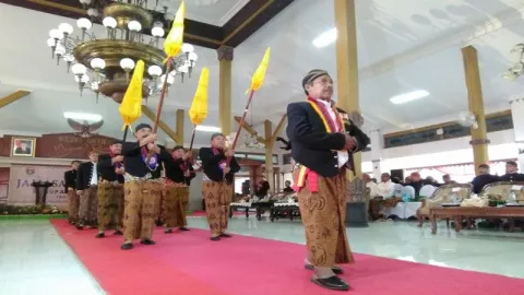 Jamasan Pusaka Menuju Hari Jadi ke-661 Kabupaten Ngawi - GenPI.co