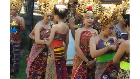 BKKBN Kampanyekan KB 4 Anak di Bali, Kok Banyak? - GenPI.co