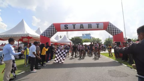 300 Pembalap Sepeda Luar Negeri keliling Sirkuit Tanjungpinang - GenPI.co