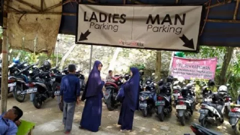 Depok Terapkan Pemisahan Parkir Motor Wanita dan Pria - GenPI.co