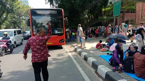 Bus TransJakarta Siap Angkut Pencari Suaka yang Berunjuk Rasa - GenPI.co