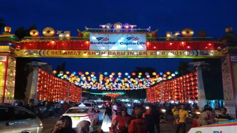 Lampion Pasar Gede diserbu Wisatawan - GenPI.co