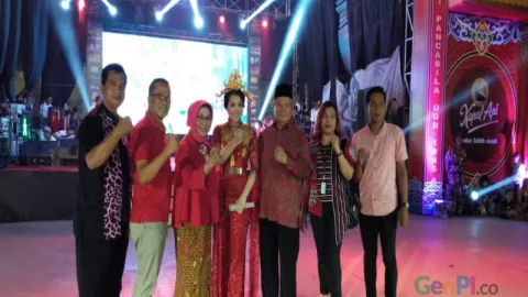 Sasar Wisman Perbatasan, Fitri Carlina Meriahkan Festival Cap Go Meh di Singkawang - GenPI.co