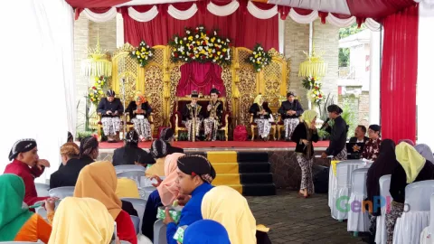 Setahun Sekali, Ada Pernikahan Pura-pura di Wonosobo - GenPI.co