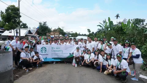 Bantu Akses Air Bersih, Starbucks Indonesia Kerahkan 250 Karyawan Gotong Royong di Lombok - GenPI.co