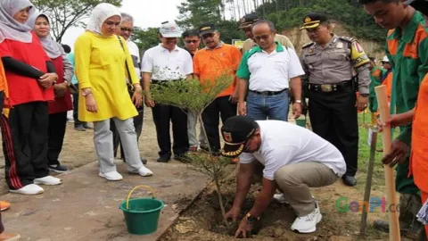 Tanah Datar Ajak Kampanye Perangi Sampah Lewat Medsos - GenPI.co