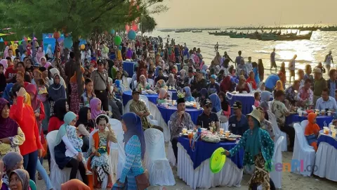 Seafood Party, Angkat Wisata Pantai Nyamplung Rembang - GenPI.co