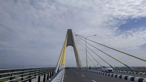 Baut dan Kabel Penangkal Petir Jembatan Siak IV Dicuri, Dinas PUPR Riau Lapor Polisi - GenPI.co