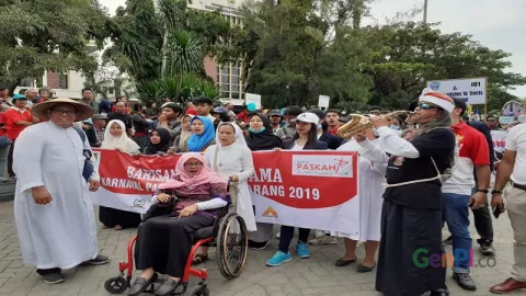 Ribuan Orang Ikut Pawai Paskah di Semarang - GenPI.co