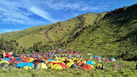 Kini Mendaki Gunung Merbabu Wajib Daftar Secara Online - GenPI.co