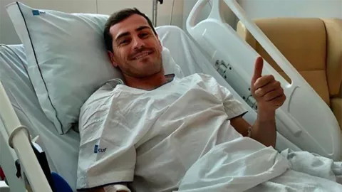 Kiper Iker Casillas Kena Serangan Jantung - GenPI.co