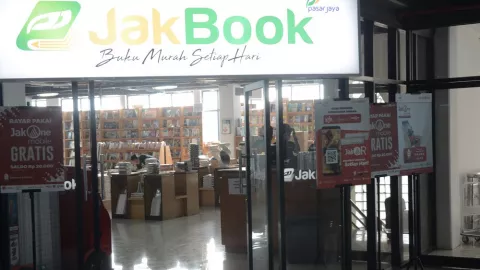 Pedangang Buku Lawas di Sekitar Jakbook Pasar Kenari - GenPI.co