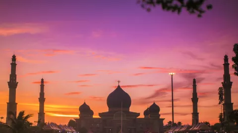 Ramadhan Kareem, Menikmati Senja di Masjid Raya An Nur Pekanbaru - GenPI.co