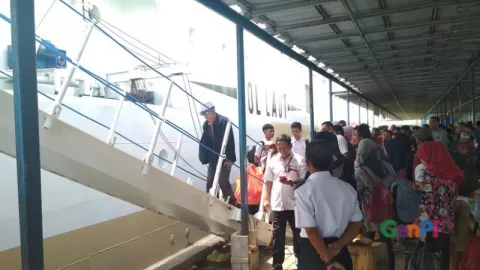 Tiket Pesawat Mahal, Pemudik Kalimantan Pindah Naik Kapal Laut - GenPI.co