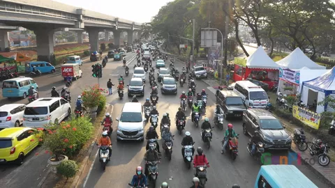 100 ribu Pemudik Motor Melintasi Jalan Kalimalang - GenPI.co