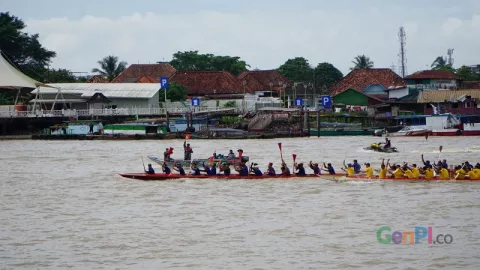 Jelang HUT ke-1336, Palembang Gelar Balap Perahu Bidar - GenPI.co
