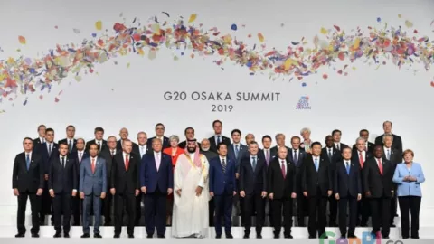 Foto Bareng Pemimpin Dunia G20, Posisi Jokowi Paling Depan - GenPI.co