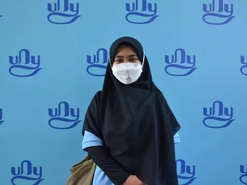 Tiha, Penghafal Al Quran yang Mendapat UKT Terjangkau Kuliah di UNY - GenPI.co