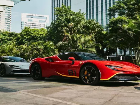 Ditanya Warganet Ferrari atau Lamborghini, Crazy Rich Surabaya Beri Jawaban Menarik - GenPI.co JATIM