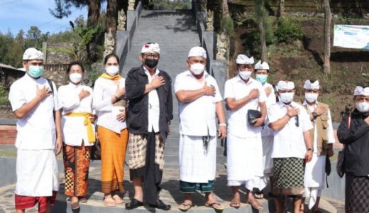 Doa Semeru, Wagub Bali Cok Ace Apresiasi Perbaikan Pura Ranu Pane - GenPI.co BALI