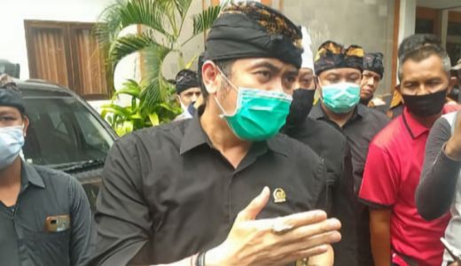Bali Terhina, Senator Australia Diajak Jalan Arya Wedakarna - GenPI.co BALI