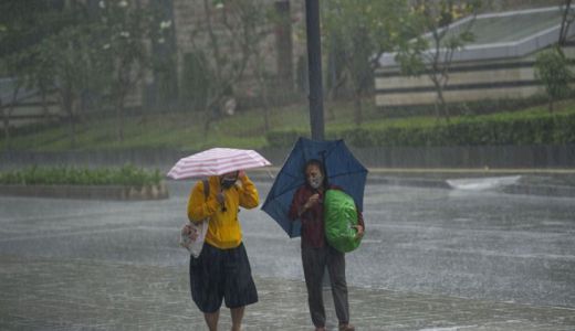 BMKG: Warga Diminta Waspada Hujan Sedang Hingga Lebat Siang Hari - GenPI.co BANTEN